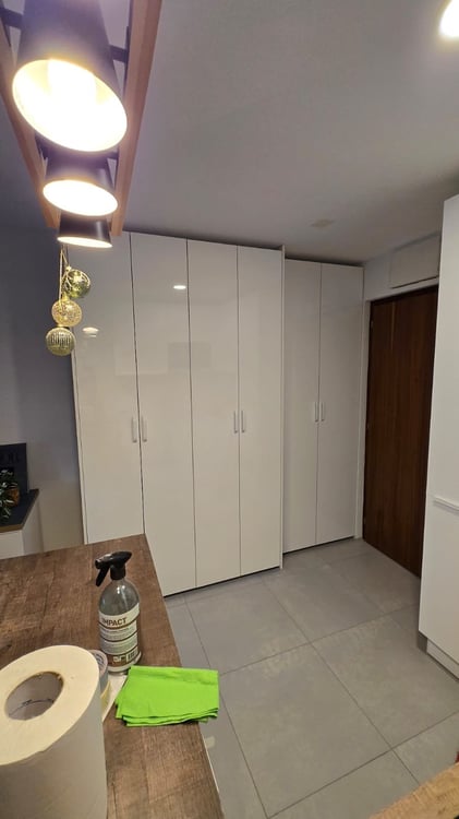 Petit appartement Meublé bien équipé à louer. Proche gare. 3