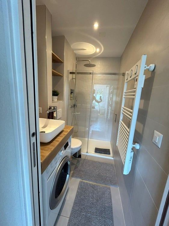 Petit appartement Meublé bien équipé à louer. Proche gare. 4