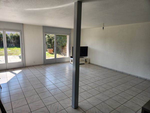 Élégante villa rénovée, idéalement située près de Fribourg 5