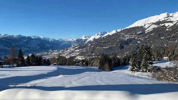 Appartement rénové à Crans-Montana avec vue panoramique 4