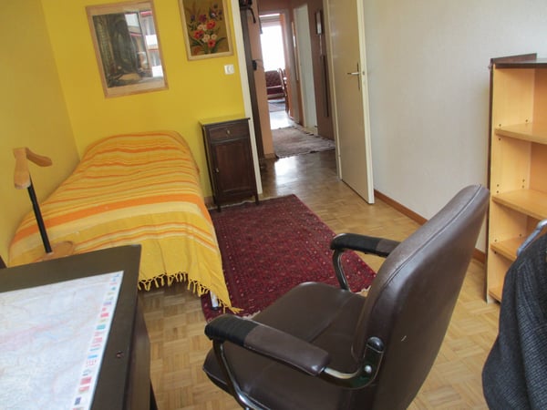 Chambre dans appartement meublé en colocation à Fribourg 2
