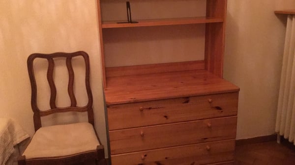 Jolie chambre meublée à sous louer à étudiante 4