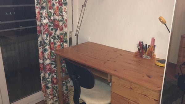 Jolie chambre meublée à sous louer à étudiante 5