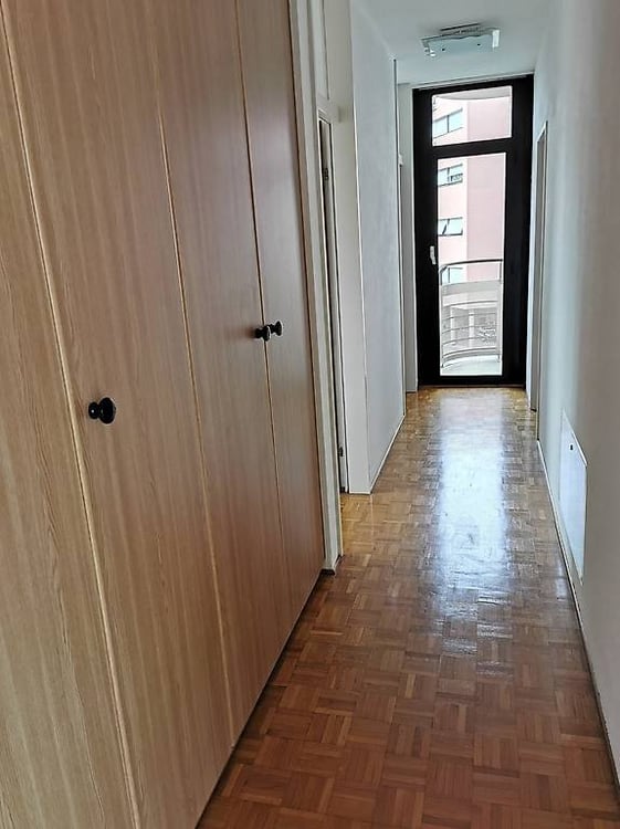 1.5 locali con 2 balconi, posteggio, formula leasing 4