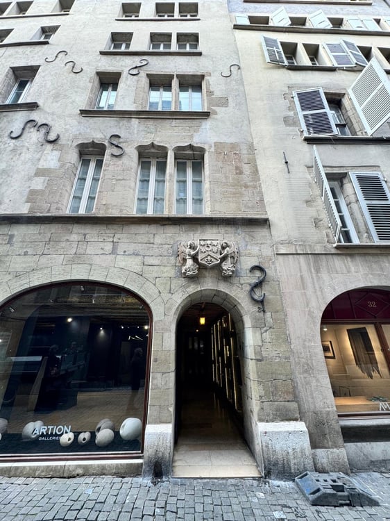 Appartement 2.5 pièce coeur de Genève 1