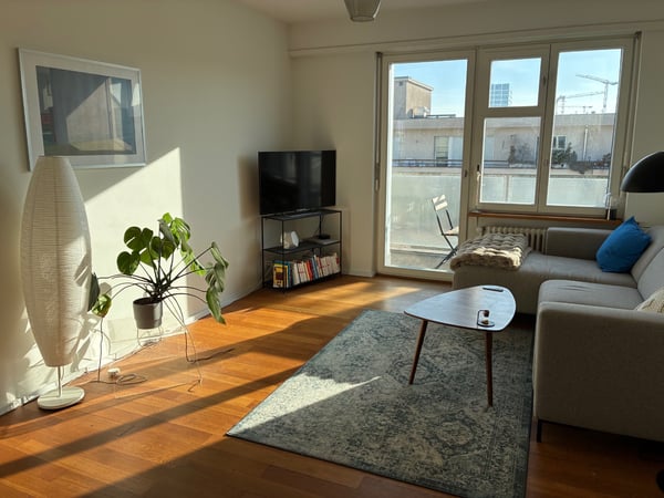 1-Zimmer-Wohnung mit zwei Balkonen im St. Johann, Basel 1