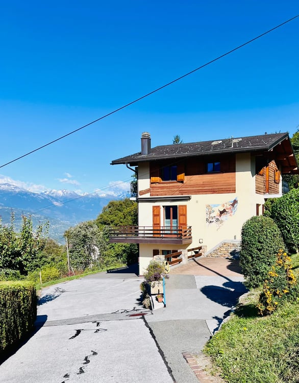 Magnifique 1.5 p à 10 min de Sion Vue XXL Cheminée Terrasse 7