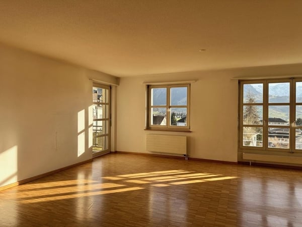 Charmante 1.5 Zimmerwohnung mit Balkon in Schwyz 1