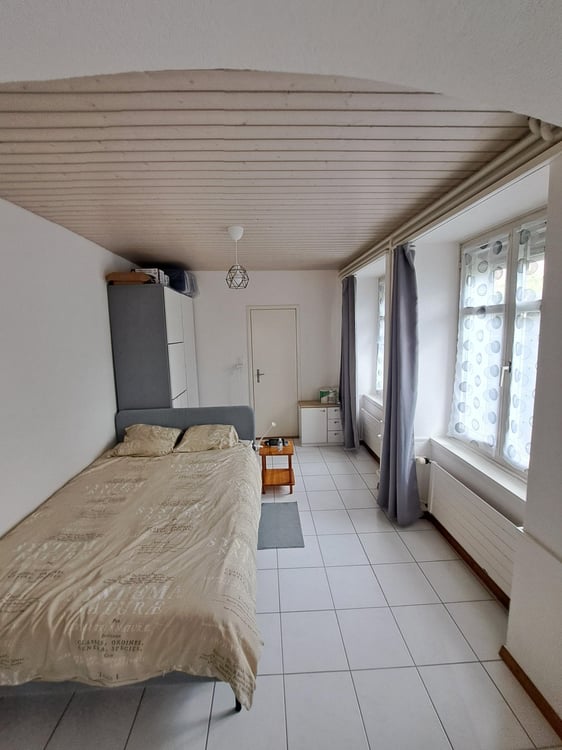 Helles Möbliertes Studio zur Übernahme - Nähe HSG 3