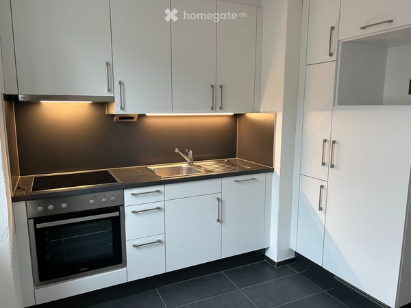 Le Locle - Lumineux appartement 3 pièces traversant 1