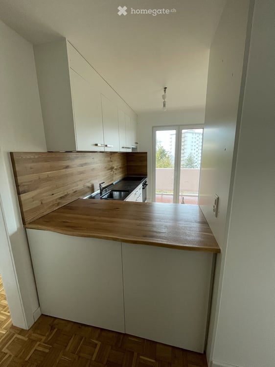 Appartement 2.5 p. entièrement rénové confortablement. 2