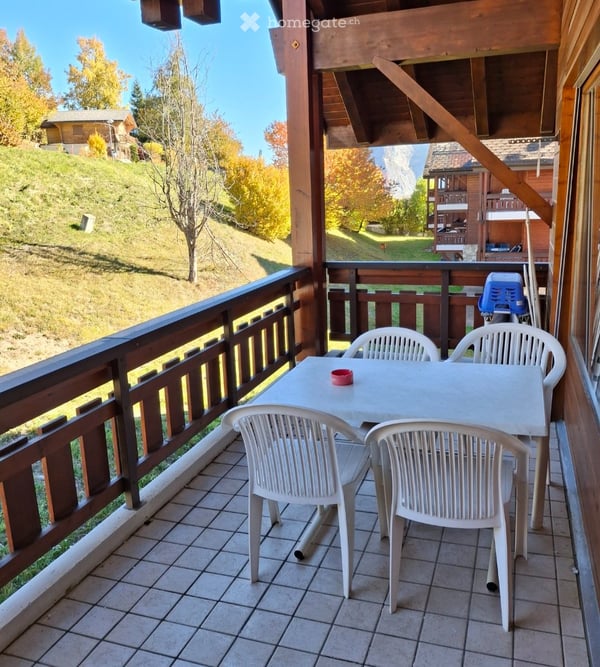 Studio meublé avec grand balcon et parking 3