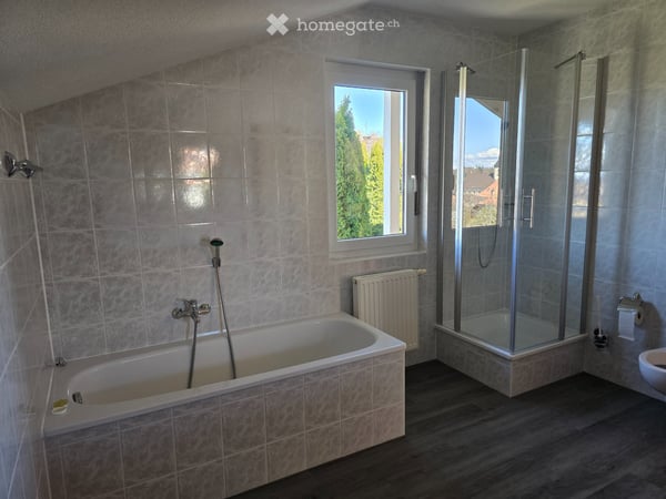 A louer appartement fraichement rénové de 3.5 pcs à Courtion 3