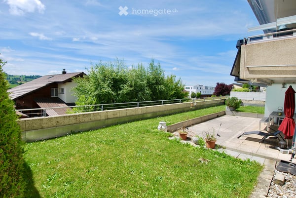 Bel appartement de 7.5 pièces avec jardin et vue à Alterswil 2