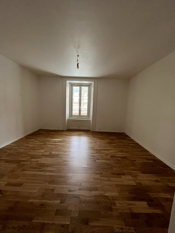 Appartement 3 pièces avec grand balcon à 2108 Couvet 2