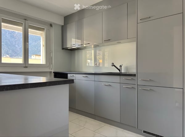 Rent a 5 Rooms Apartament in Naters 3