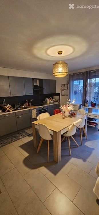 4.5 pièces au rez avec terrasse, jardin et parking couvert 4