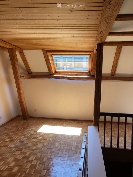 Charmante Dachwohnung in ruhigem Altbau 1