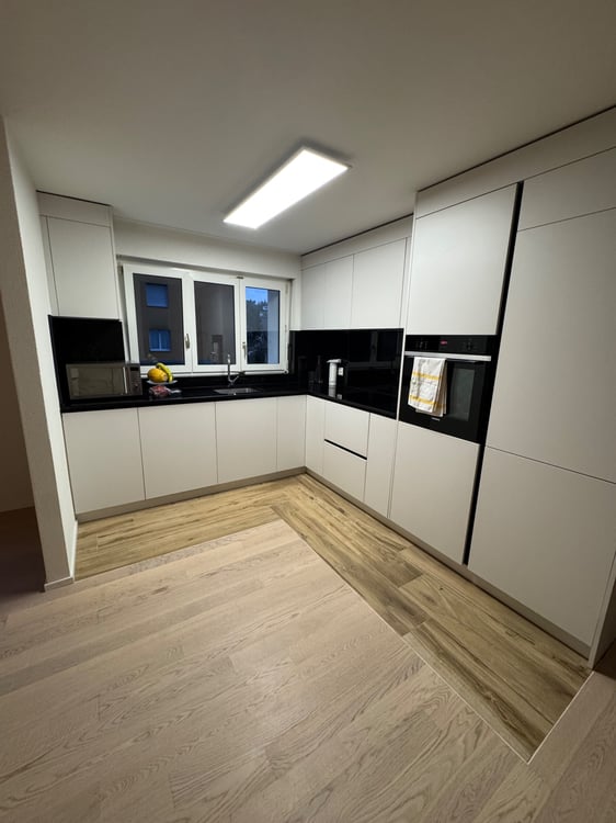 Moderne 3.5-Zimmer-Wohnung mit Balkon und Garage in Winkel 3