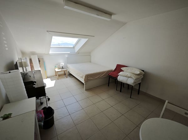 Chambre meublée à louer  à 2 min de la Gare de Nyon 4