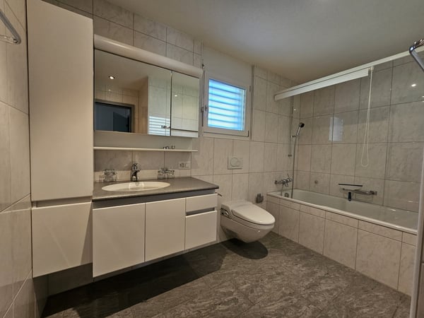 Moderne 4.5-Zimmerwohnung an zentraler und ruhiger Lage 2