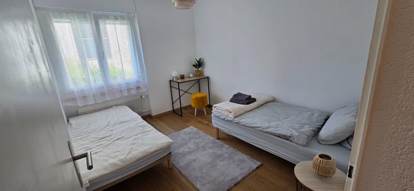 Renovierte 3.5-Zimmer-Wohnung im Hochparterre in Erlach 8