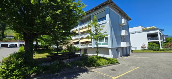 Renovierte 3.5-Zimmer-Wohnung im Hochparterre in Erlach 12