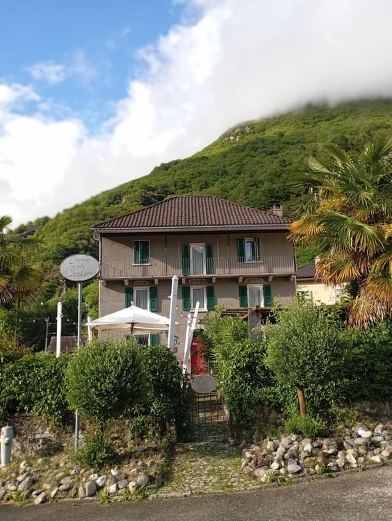 Privato vende casa con Taverna in Bellinzonese 1
