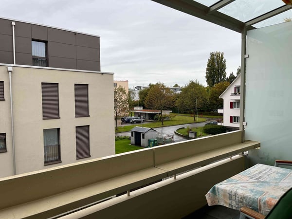 Gepflegte 3.5-Zimmer-Wohnung mit sonnigem Balkon 2