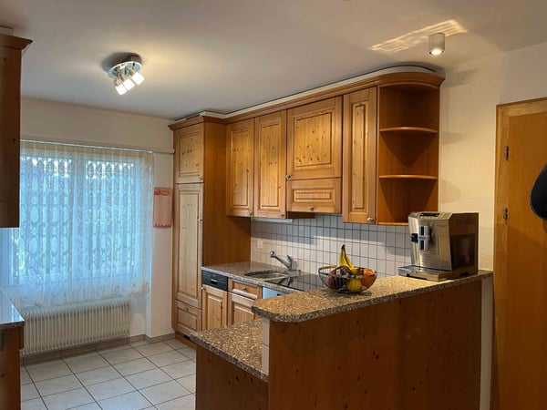 Gepflegte 3.5-Zimmer-Wohnung mit sonnigem Balkon 4