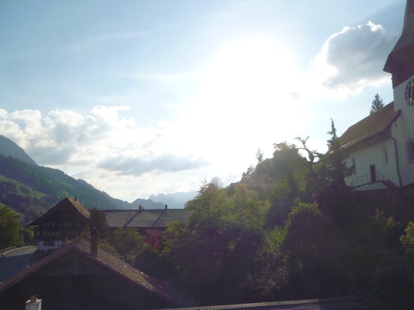 Helle 3 1/2-Zi-Wohnung mit sonnigem Balkon zu vermieten 5
