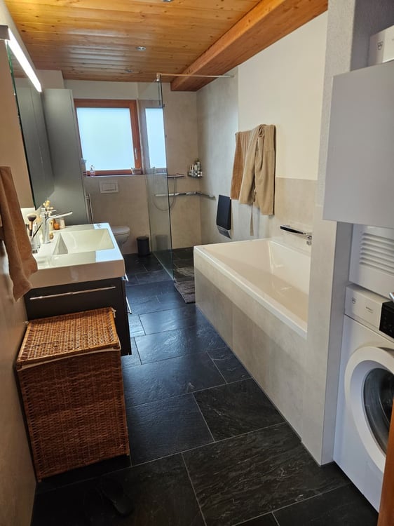 Traumhafte 3.5-Zimmer-Wohnung mit Seeblick in Oberhofen 4