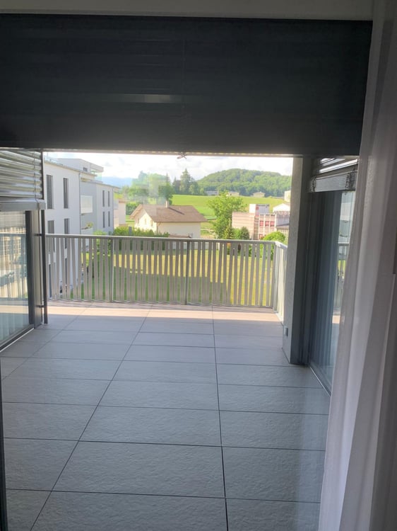 Helle und grosszügige 2.5-Zimmerwohnung mit grossem Balkon 5