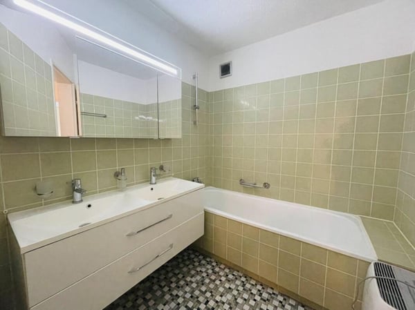 Charmant appartement de 2.5 pièces avec balcon à Lausanne 2