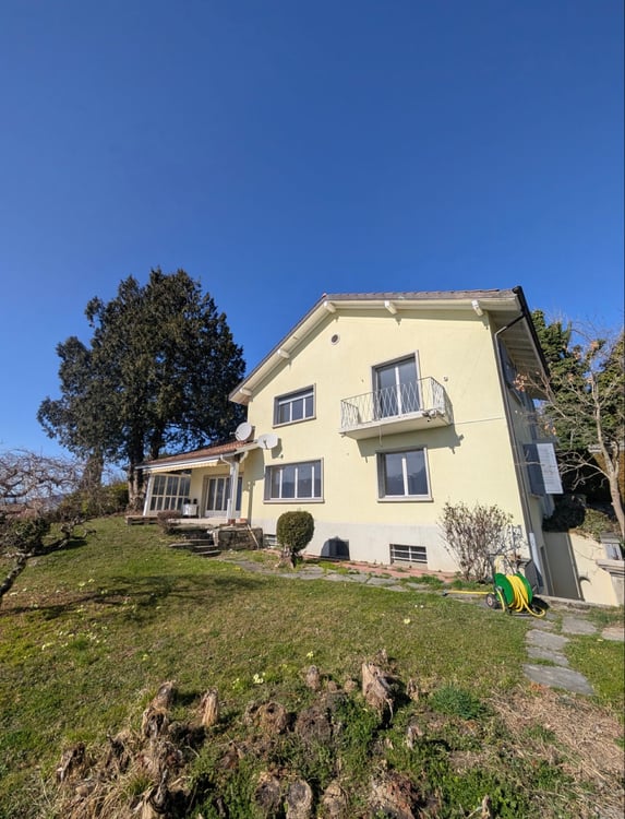 Magnifique villa rénovée de 5.5 pièces avec vue lac et alpes 2