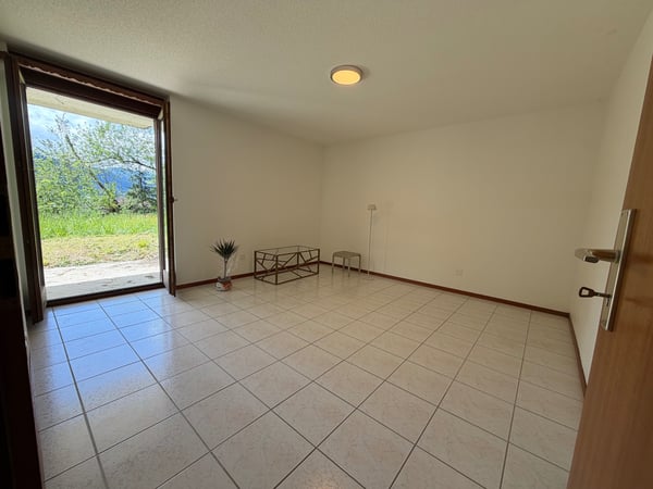 1.5p Terrasse & Parkplatz / 1.5p terrasse & parking Plasselb 1