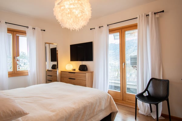 À louer villa 8.5 pc (300 m2) à Sion Gravelone  au 1.9.26 3