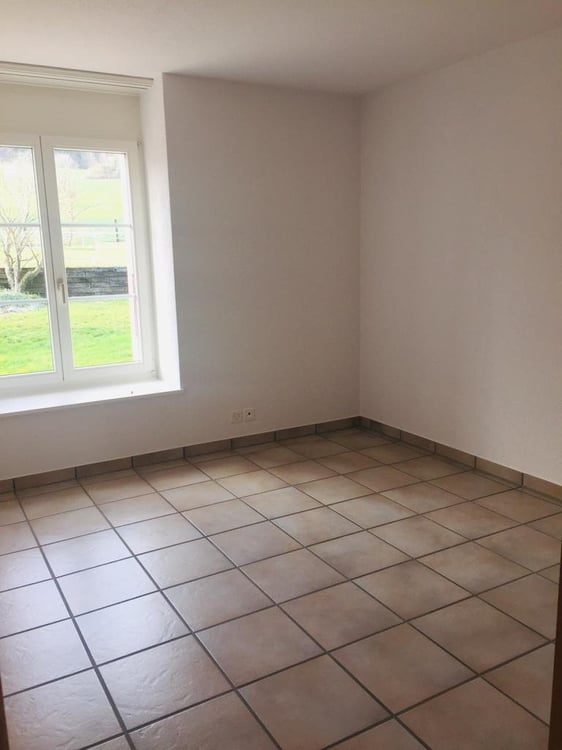 4 1/2 Zimmer Parterre Wohnung zu vermieten 2