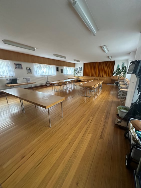 Top Wohnung mit Mietanteile und grossem Saal 2