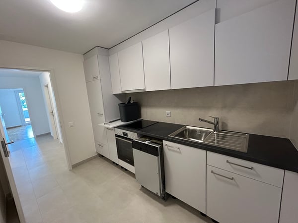 Entièrement rénové - spacieux 2.5 pièces 5