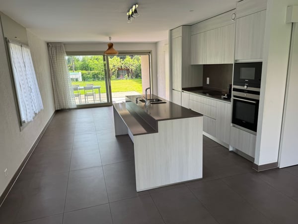 Très beau 4 pièces de 89 m2 au coeur du village de Soral 2