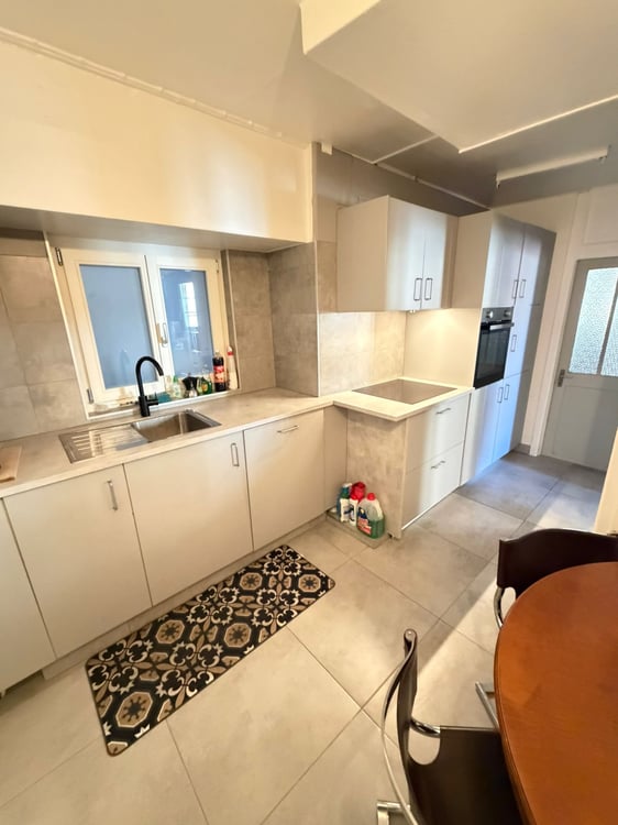 Appartement rénové de 2,5 pièces au coeur de La Neuveville 3