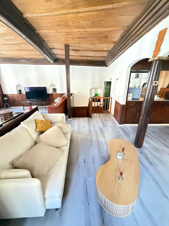 Appartement rénové de 2,5 pièces au coeur de La Neuveville 5
