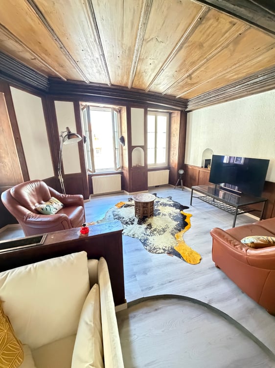 Appartement rénové de 2,5 pièces au coeur de La Neuveville 2