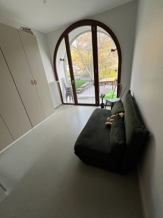 Exceptionnel appartement de 3.5 pcs en location aux Dévens ! 12