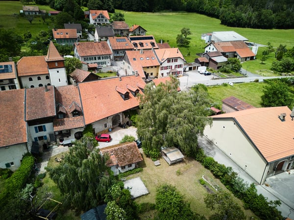 À VENDRE Propriété de caractère à Berolle 1