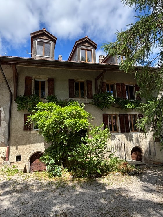À VENDRE Propriété de caractère à Berolle 2