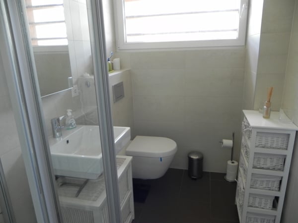 Chambre meublée jardin et piscine à Rolle 2