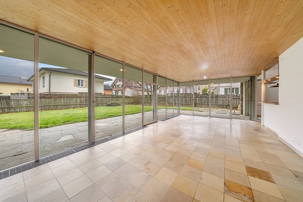 Freistehendes Einfamilienhaus mit weitläufigem Garten 3