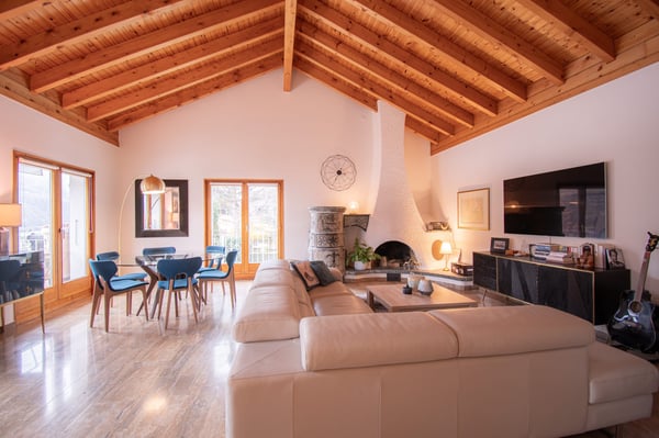 À louer villa 8.5 pc (300 m2) à Sion Gravelone au 1.9.26 3